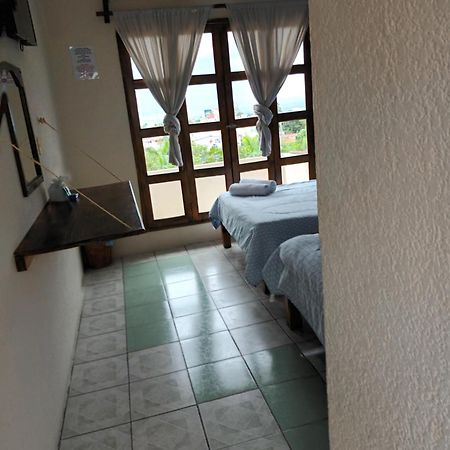 Hotel Casa Juanita ปูแอร์โตเอสกอนดิโด ภายนอก รูปภาพ