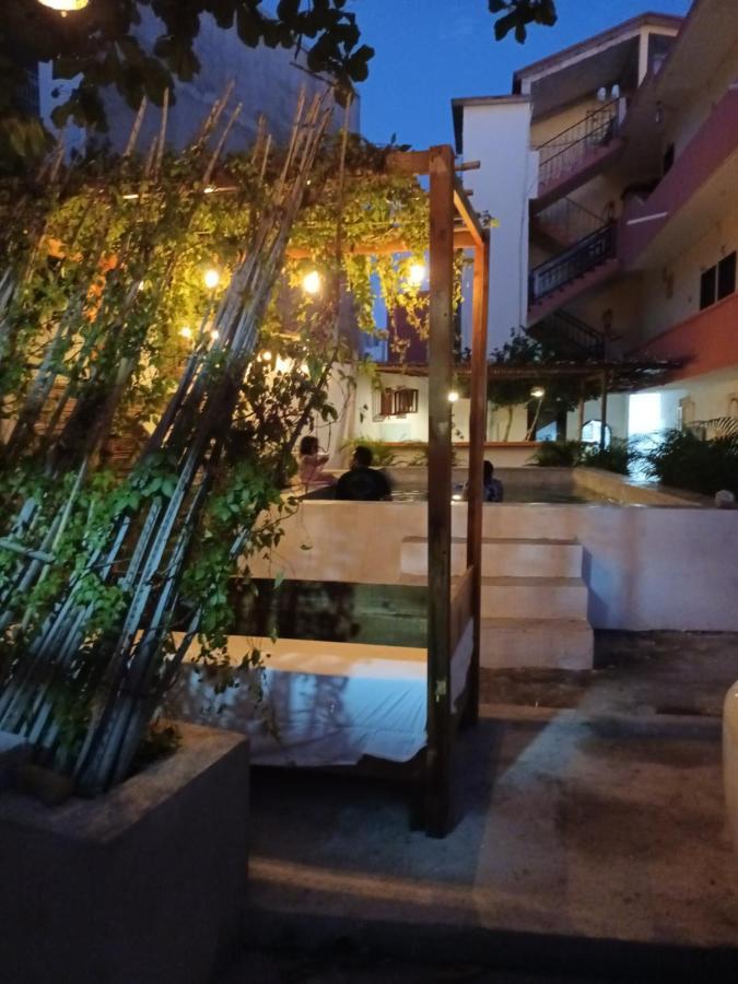 Hotel Casa Juanita ปูแอร์โตเอสกอนดิโด ภายนอก รูปภาพ