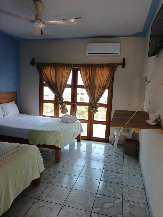 Hotel Casa Juanita ปูแอร์โตเอสกอนดิโด ภายนอก รูปภาพ