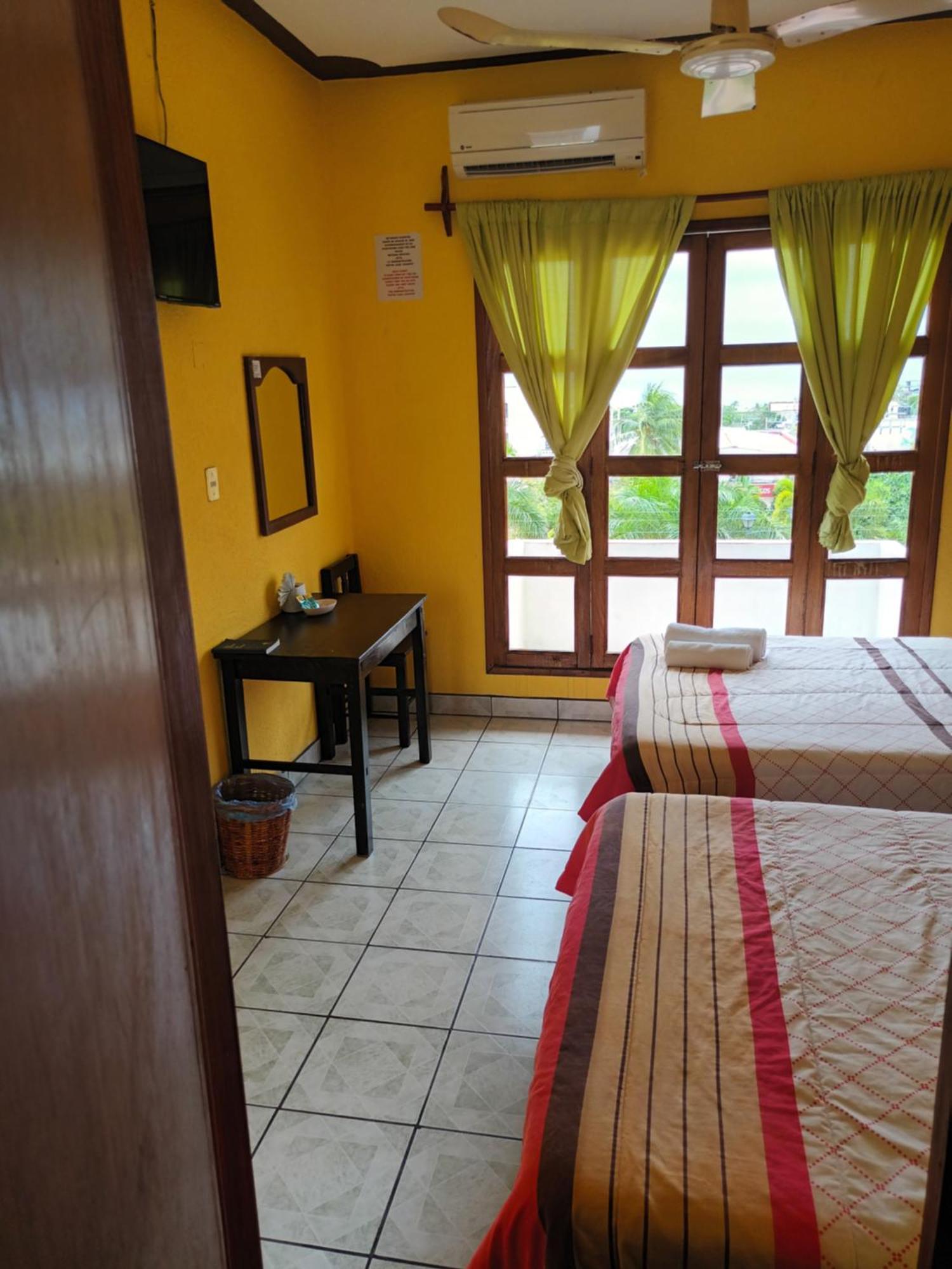 Hotel Casa Juanita ปูแอร์โตเอสกอนดิโด ภายนอก รูปภาพ